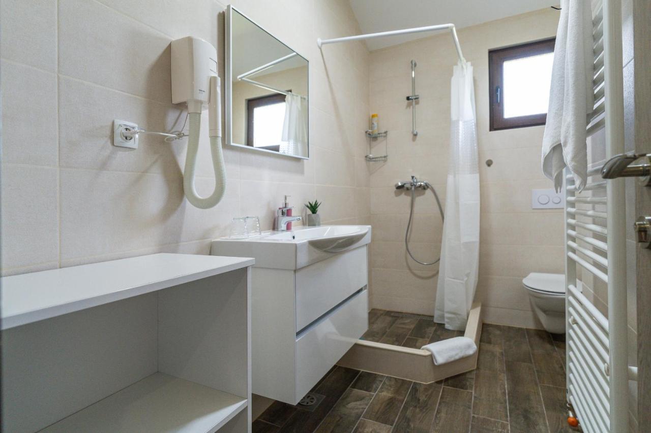 Deluxe Apartment With Jacuzzi - Patar Rakovica Luaran gambar