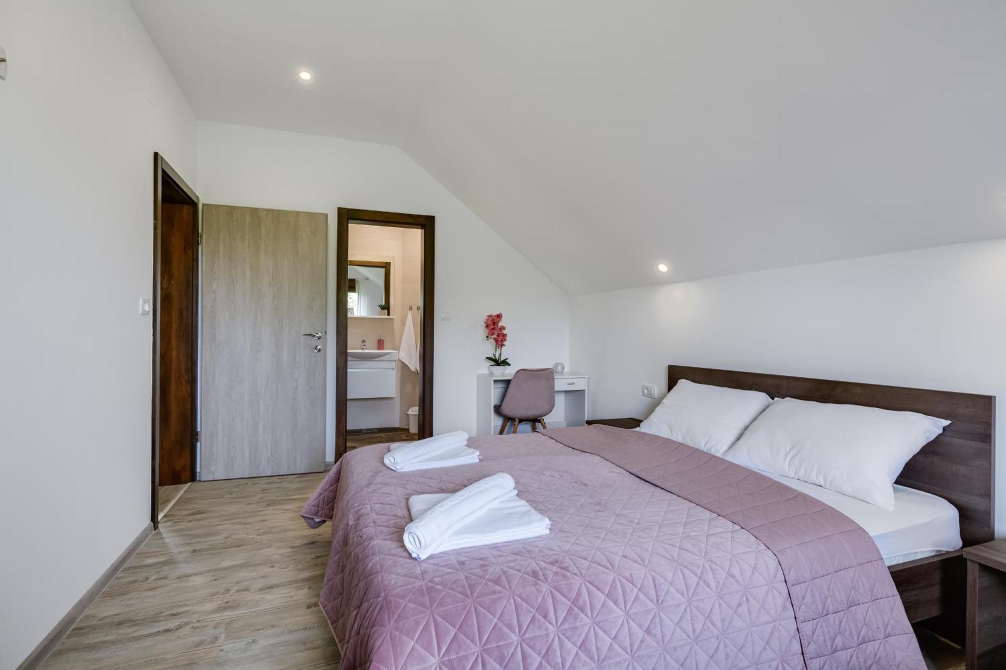 Deluxe Apartment With Jacuzzi - Patar Rakovica Luaran gambar