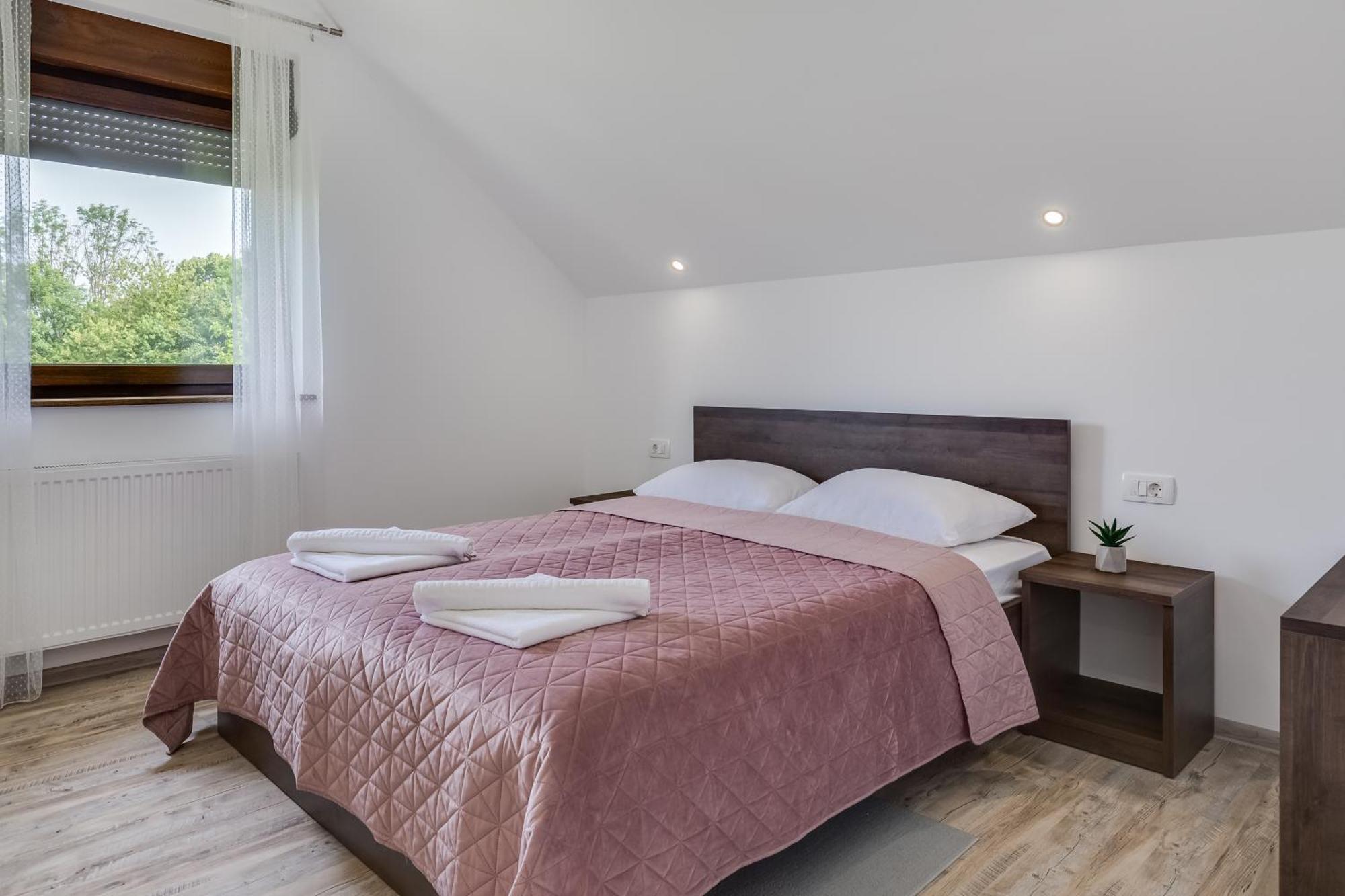 Deluxe Apartment With Jacuzzi - Patar Rakovica Luaran gambar